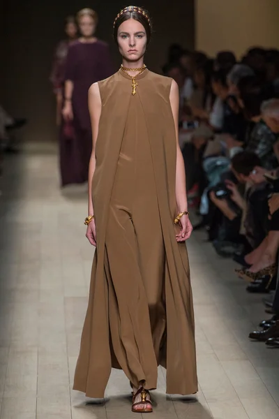 Look 49